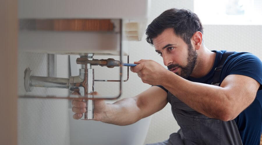 Professional clogged toilet repair in Pontiac, MO